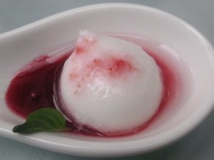 sopa-de-frutos-rojos-y-requeson