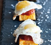 huevos_fritos_con_patatas_y_sobrasada