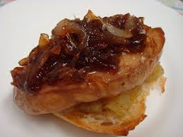 Pizzetas de foie con tomate a la vainilla y compota de manzana