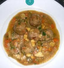 Huevos duros con salsa cazadora