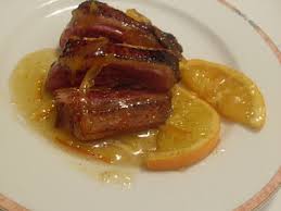 Magret de Pato con Castañas y Salsa de Naranja