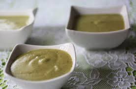 Crema de pepinos a las finas hierbas