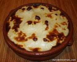 Coliflor con bechamel, manzana y queso azul