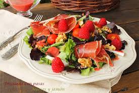 Jamón fresco con frambuesas y pasas