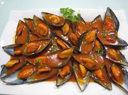 Mejillones al vapor con tres salsas