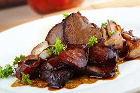 Pavo en salsa de asado negro