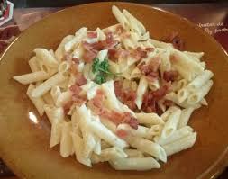 Ensalada de macarrones con queso de O Cebreiro