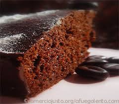 Bizcocho de avellanas y chocolate