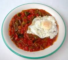 Huevos con pisto