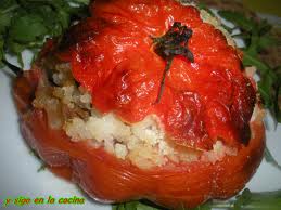 Tomates con sorpresa de arroz