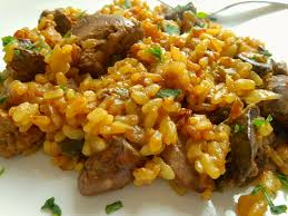 Arroz con higaditos de pollo