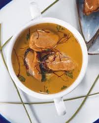 Consome de mejillones con infusion de hinojo y azafrán