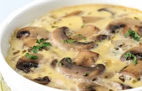 Champiñones al vino blanco con crema