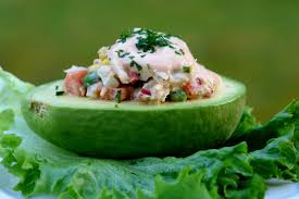 Aguacates rellenos de atún