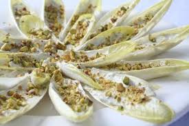 Endibias con espuma de quesos