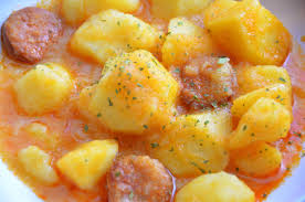Patatas con chorizo