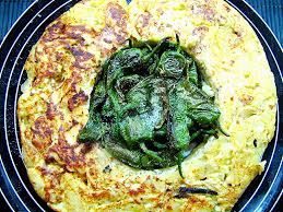 Corona de patatas con salsa de eneldo