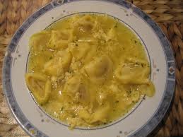 Sopa con Raviolis de Carne
