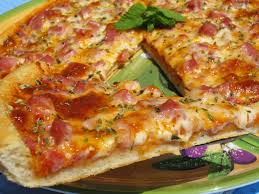 Pizza crujiente tradicional