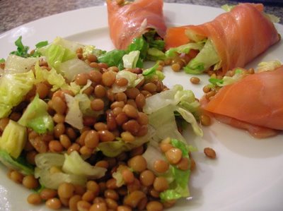 Ensalada de lentejas y salmón