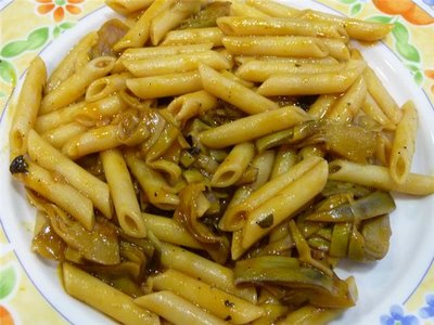 Macarrones de colores al ajo