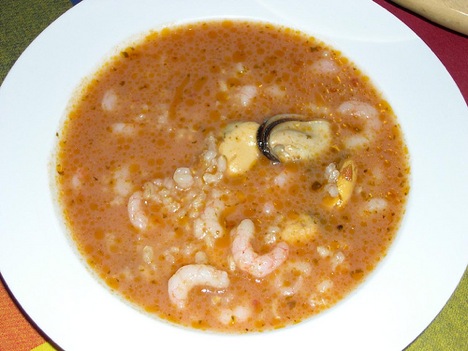 Sopa de gambas y mejillones