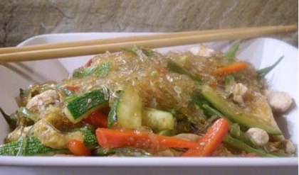 Wok de verduras con pollo y langostinos