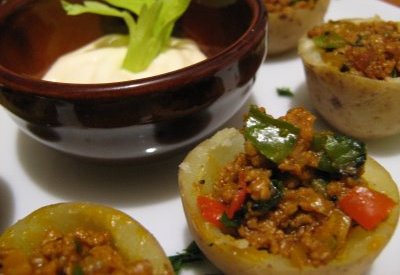 Patatas rellenas con picadillo de vegetales