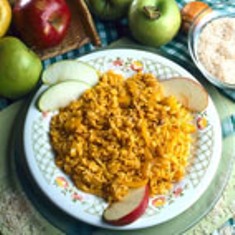 Arroz al azafrán con manzanas