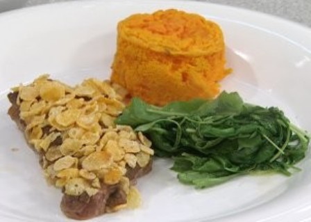 Bife con crocante de queso