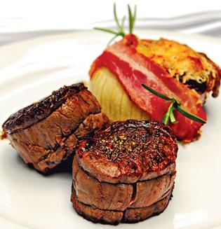 Lomo de novillo asado con verduras