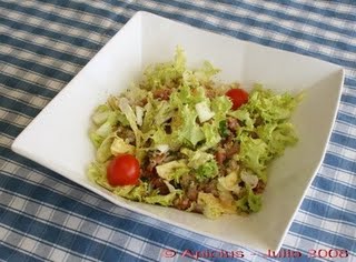 Ensalada de escarola con tropezones