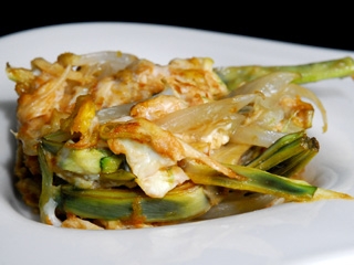 Revuelto de huevos con alcachofas