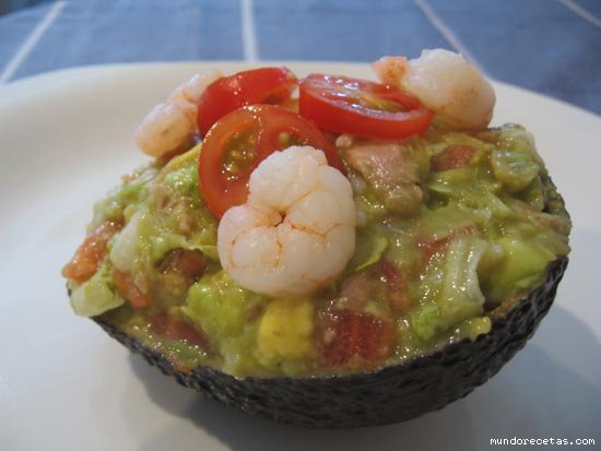 Aguacates rellenos de gambas