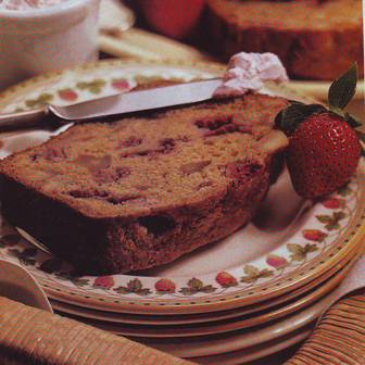 Bizcocho integral con fresas y nueces