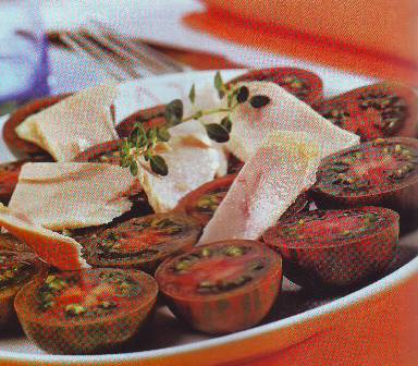 Ensalada de tomates atigrados y ventresca de bonito