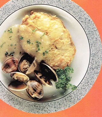 Rosada con chirlas al azafrán