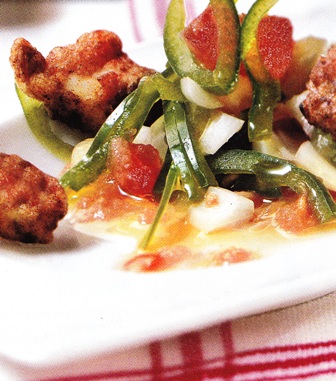 Pulpo en gabardina con ensalada pipirrana
