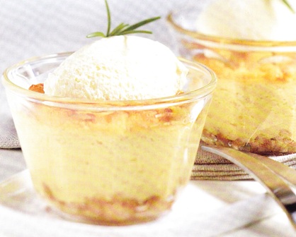 Suflé de manzanas al romero con helado