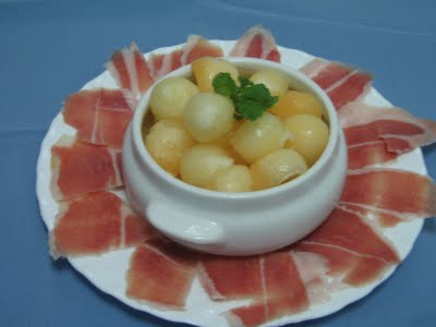 Perlas de melón con miel y menta