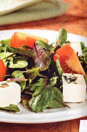 Sencilla ensalada de espinacas rojas