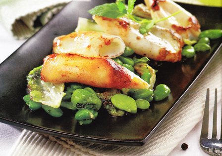 Habas con chipirones