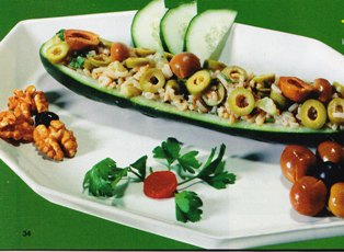 Pepinos rellenos de arroz con aceitunas