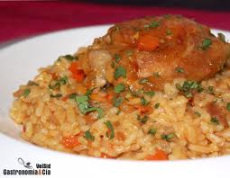 Arroz con pollo en la olla a presión