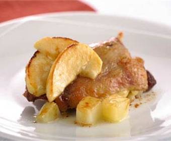Pato con manzanas