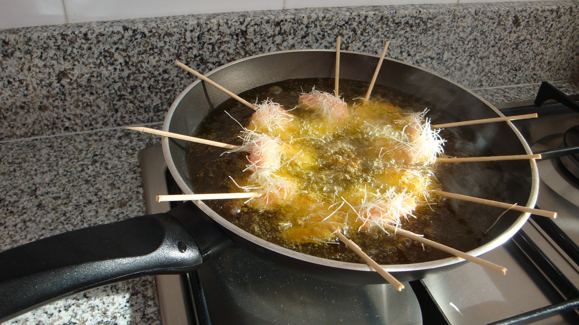 Langostinos con fideos