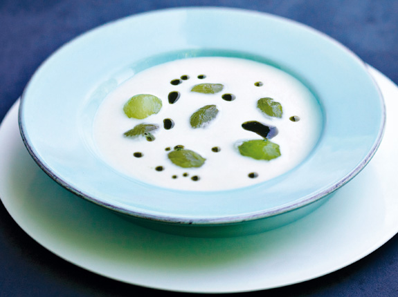 Crema de almendras con uvas