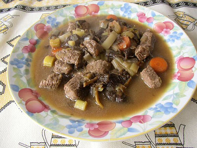 Ternera con uvas pasas