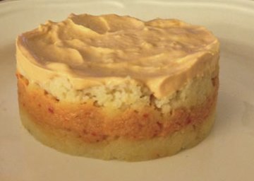Pastel de patata con alioli relleno de salmón 
