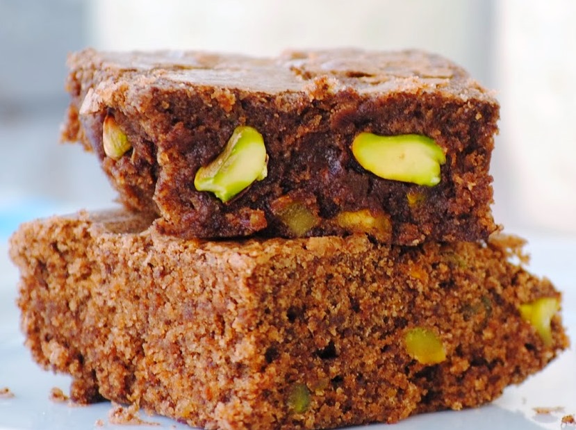 BROWNIE DE CHOCOLATE Y PISTACHOS